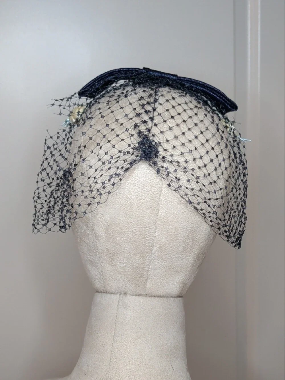 Vintage 60s Navy Blue Bow Veil Hair Fascinator w/ Draping Rose Buds MCM